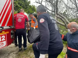 Anne ile oğlu evde, baba otomobilinde yanmış olarak ölü bulundu