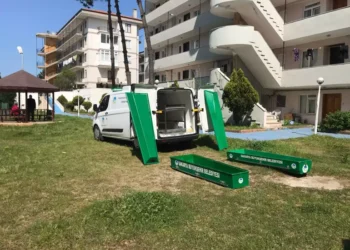 Yazlık dairede 2 çürümüş ceset bulundu