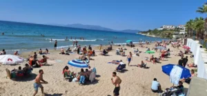 Kuşadası’nın nüfusu bayramda 1 milyonu geçti, ilçeye 184 bin araç