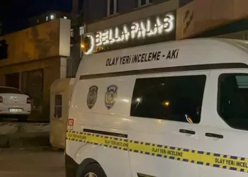 Boşandığı eşini vurup intihar etti