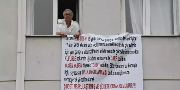 Dehşeti yaşadı tepkisini pankartla gösterdi