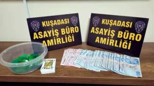 Aydın‘ın Kuşadası ilçesinde, polisin iki ayrı adrese düzenlediği operasyonlarda, kumar