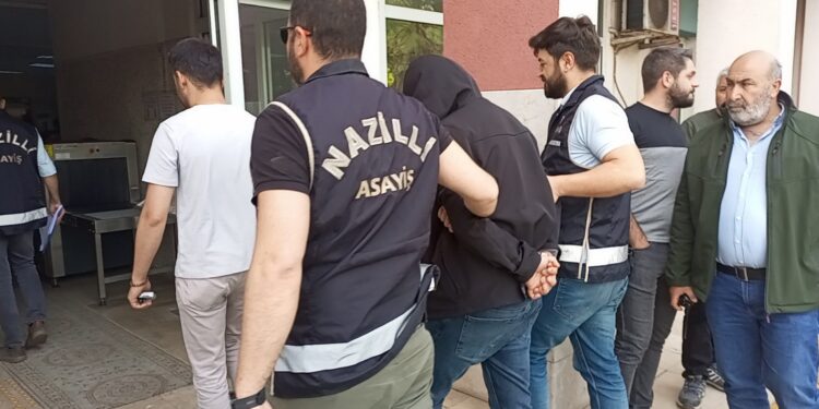 Anne ve oğlunu öldüren zanlı tutuklandı