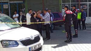 Aydın’ın Nazilli İlçesinde iddiaya göre alacaklı olan Akın Demir, anne