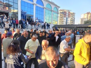 Aydın Büyükşehir Belediyesi vatandaşlarla bayramlaştı