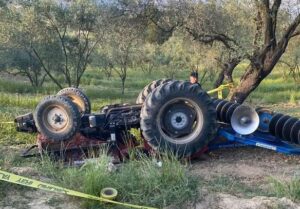 Muğla’nın Yatağan İlçesinde tarla sürerken direksiyon hakimiyetini kaybeden sürücü Ali