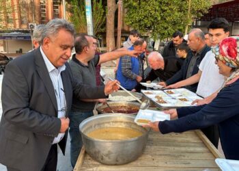 Bıyıklı’da ilk kez oldu, kadınlar pişirdi erkekler servis etti