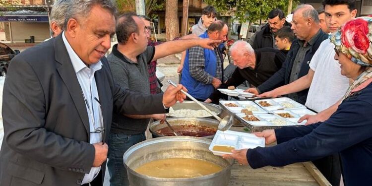 Bıyıklı’da ilk kez oldu, kadınlar pişirdi erkekler servis etti