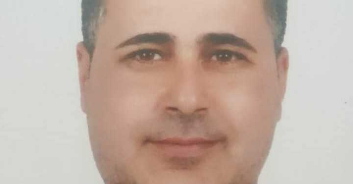 Tarlaya devrilen motosiklet sürücüsü öldü