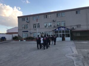 515 gram uyuşturucu ile yakalanan 5 şüpheliden 3’ü tutuklandı