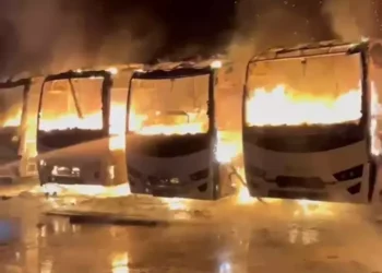 Otoparkta çıkan yangında 15 araç kullanılamaz hale geldi