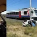 Yolcu treninin çarptığı otomobilin sürücüsü öldü