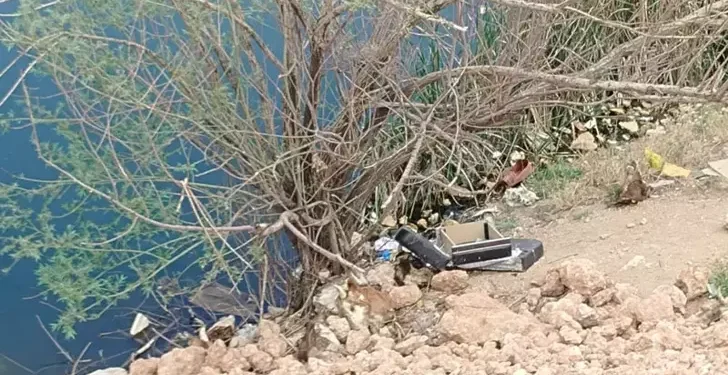 Dere kenarında battaniyeye sarılı erkek cesedi bulundu