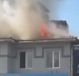 İncirliova’da işyerinin çatısı yandı