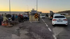 Kayseri’nin Hacılar ilçesinde otomobil ile traktörün çarpıştığı kazada 3’ü çocuk