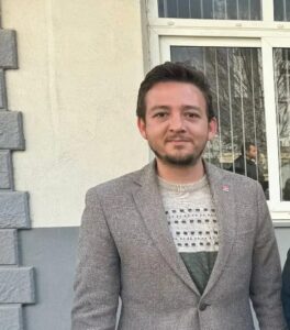 CHP’de eski başkan ihraç edildi
