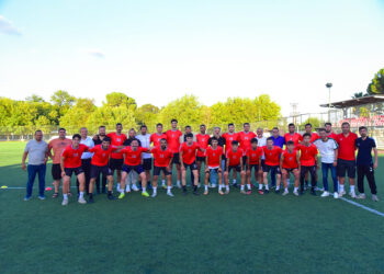 Laleler yeni transferlerle ilk antrenmanını yaptı