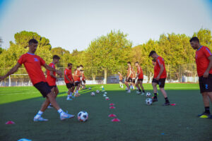 Laleler yeni transferlerle ilk antrenmanını yaptı