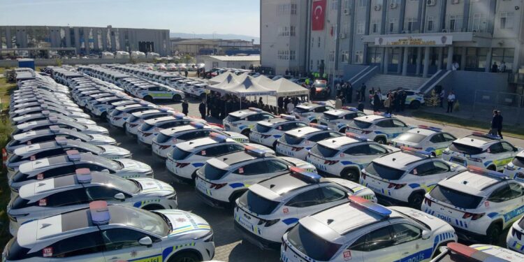Aydın emniyetine 163 yeni araç teslim edildi