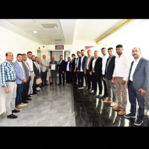 AK Parti'de Yüzbaşıoğlu ve yönetimi, mazbata aldı