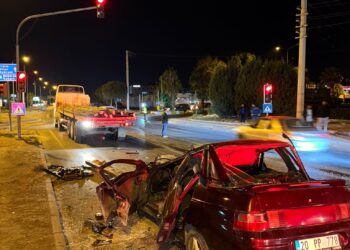 Söke’de TIR’a arkadan çarpan sürücü ağır yaralandı