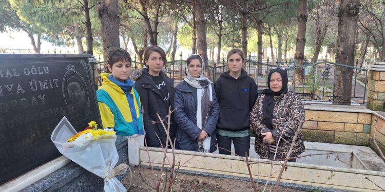 Merhum Başkan Orbay kabri başında anıldı