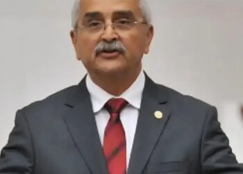 TÜLOF Başkanı ve eski CHP Milletvekili Demir, kazada yaralandı