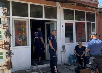 Nazilli’de fırının deposu yandı