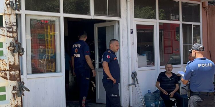 Nazilli’de fırının deposu yandı