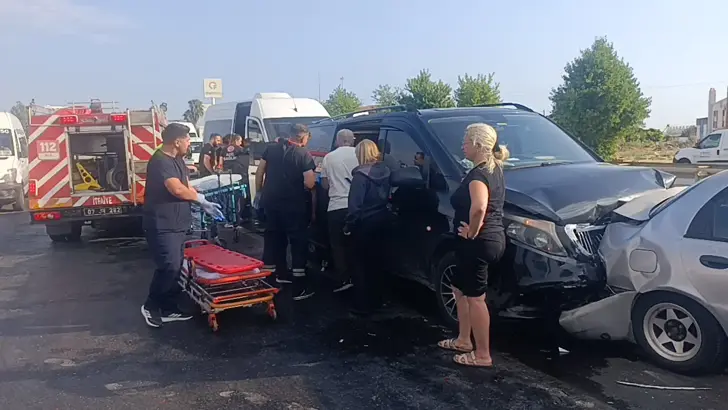6 arac zincirleme kazaya karisti; 17 yarali 6 arac zincirleme kazaya karisti; 17 yarali