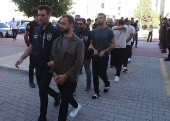 6 ilde örgütlü eskort dolandırıcılığına 22 gözaltı