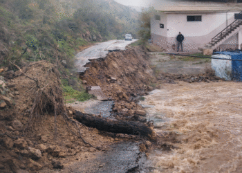 Şiddetli yağış İncirliova’yı vurdu
