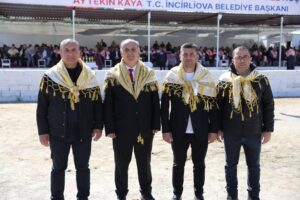 İncirliova Deve Güreşi renkli görüntülere sahne oldu