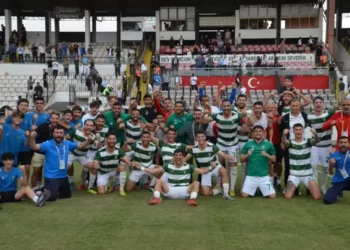 Efeler'in gözü finalde