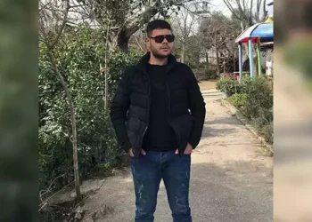 Birlikte içki içtiği babasını bıçaklayarak öldürdü