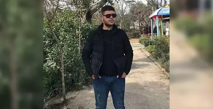 Birlikte içki içtiği babasını bıçaklayarak öldürdü