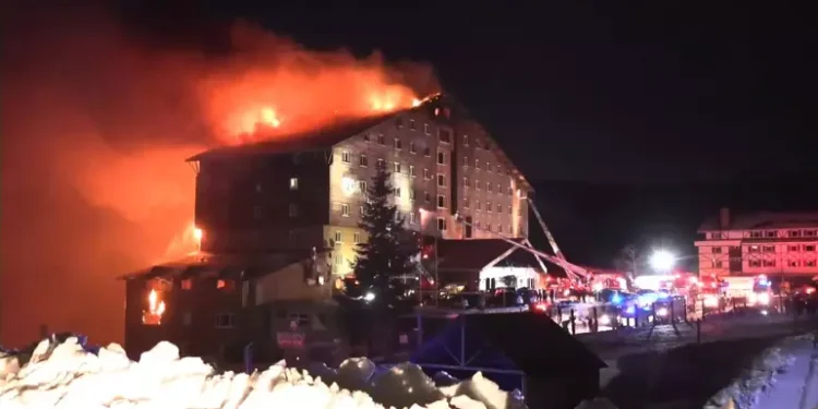 Kayak Merkezi'nde otelde yangın: 6 ölü, 31 yaralı