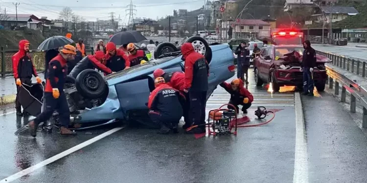 Cipe çarpıp, takla atan otomobil sürücüsü öldü