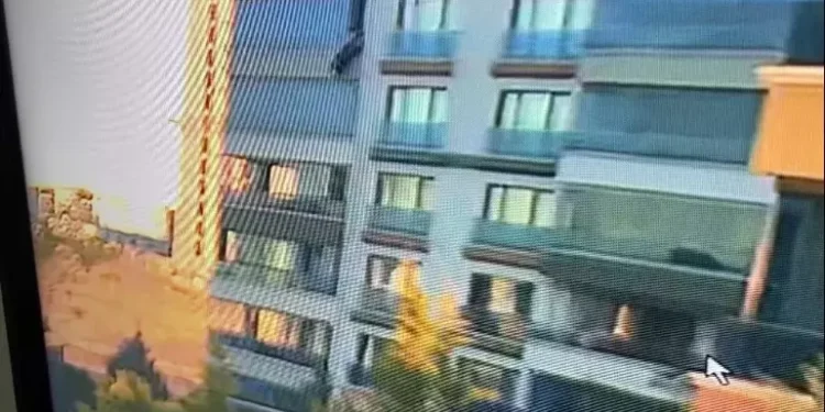 Cam silerken 7'nci kattan düşen kadın öldü