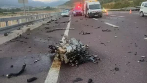 Otoyolda kaza: 2 ölü, 6 yaralı