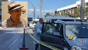Kocaeli‘nin Çayırova ilçesinde evinin önündeki otomobiline binen lise müdür yardımcısı