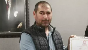 Bursa‘nın Orhangazi ilçesi Karsak Mahallesi muhtarı Barış Genç (51) ile