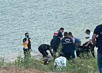 Takılan oltasını çıkarmaya çalıştığı gölde boğuldu