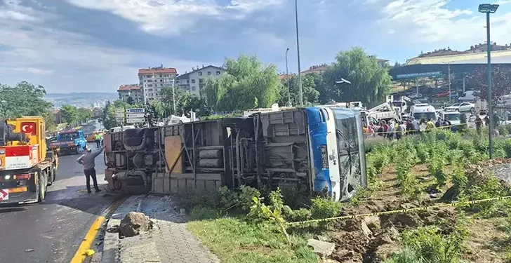 Belediye otobüsü devrildi: 5 yaralı
