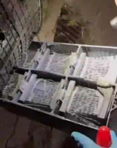 Akü içerisinde 11 kilo esrarla yakalandılar