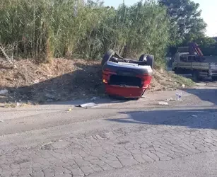 Aydın’da iki otomobil çarpıştı yaralılar var