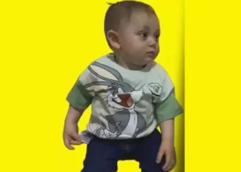 Balkonundan düşen bebek hayatını kaybetti