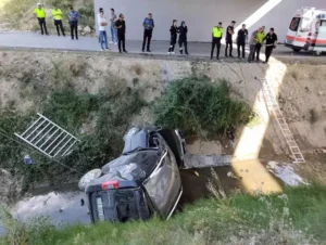 Otomobil köprüden uçtu