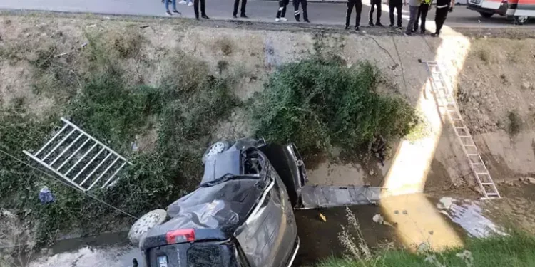 Otomobil köprüden uçtu