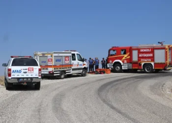 Otomobil uçuruma yuvarlandı, 4 kişi hayatını kaybetti